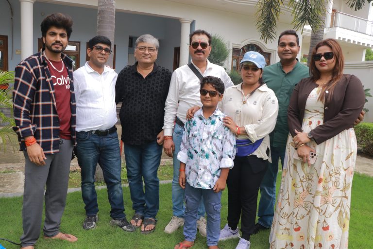 डायरेक्टर चेतना पाठक, प्रोड्यूसर हेमंत जोशी, चिन्मयी लब्डे, हरीश तिवारी की 'भुतहा बरगद' की शूटिंग शुरू