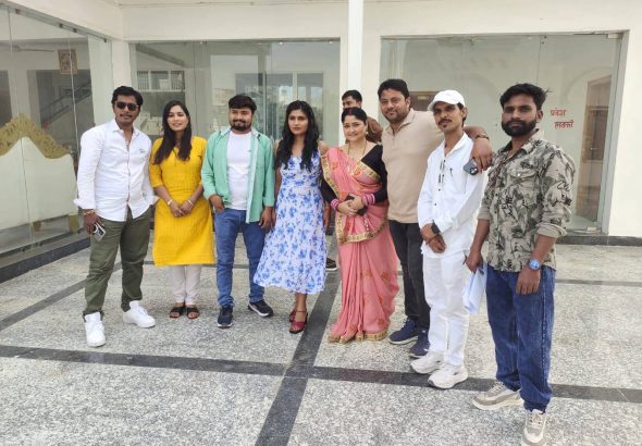 फिल्म “राधा का प्यार आधा आधा” की शूटिंग भदोही, उत्तर प्रदेश में शुरू